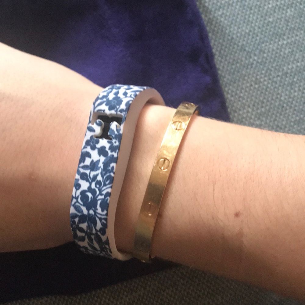 TORY BURCH FOR FITBIT SILICONE PRINTED BRACELET